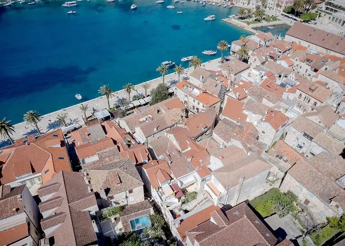 The Renaissance - Zf Hvar